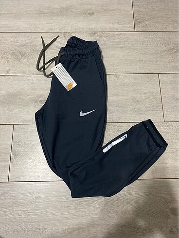 Nike eşofman altı