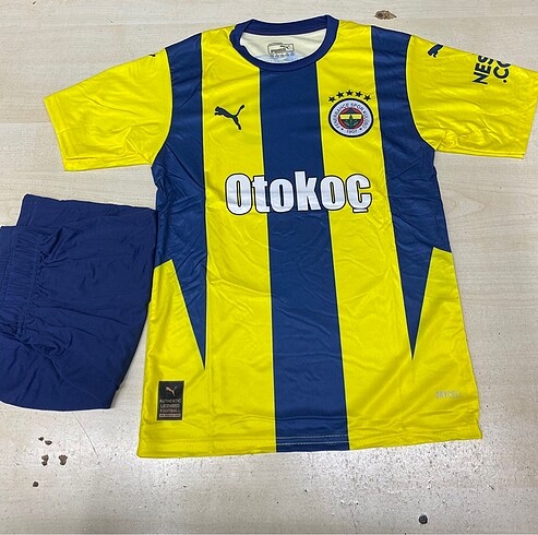 Fenerbahçe şortlu takım