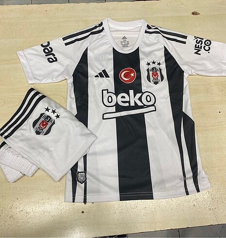 Beşiktaş şortlu takım