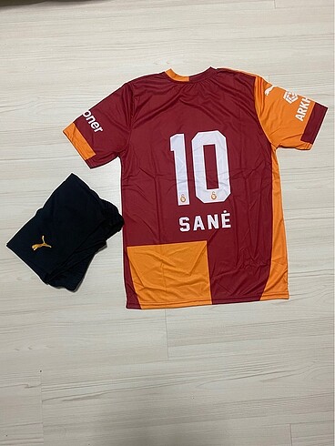 Sane yazılı Galatasaray şortlu takım