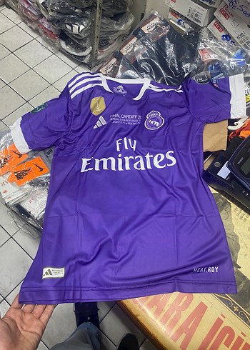 Real Madrid ronaldo yazılı forma