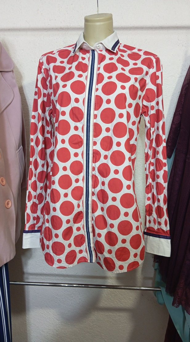 Kırmızı Puantiyeli Uzun Kollu Kadın Gömlek - Görsel 2