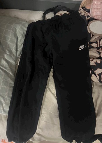 Nike Siyah Kapüşonlu kadın Sweatshirt&eşofman
İkisi de s beden - Görsel 4