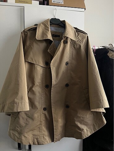 s Beden Massimo Dutti trençkot panço