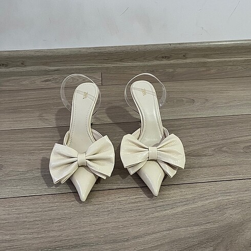 Zara fiyonklu topuklu ayakkabı