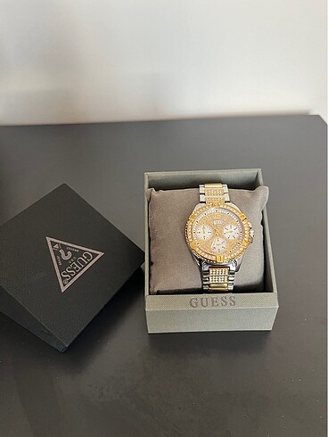 Guess Saat