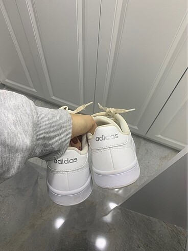 38 Beden Adidas sneaker