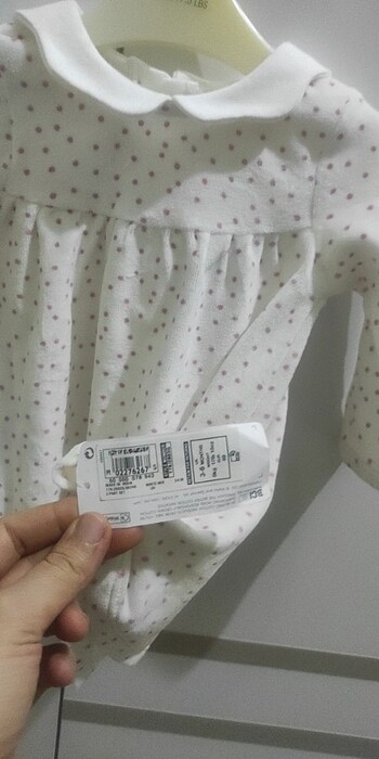 Diğer Elbise kız çocuğu etiketi üzerinde