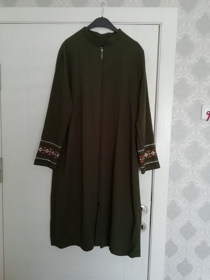 Kadın Kahverengi Nakışlı Fermuarlı Uzun Kaban - Görsel 2