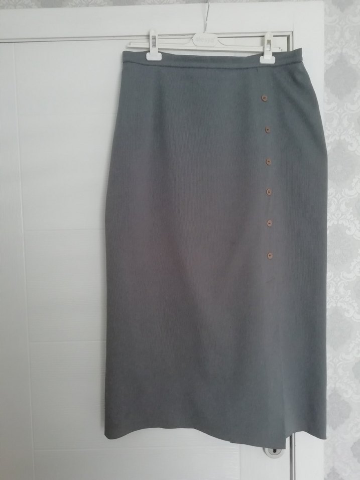 Düğmeli Uzun Gri Kadın Etek - Görsel 3