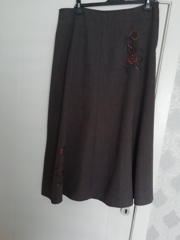 Bordo İşlemeli Uzun Kadın Etek - Görsel 3