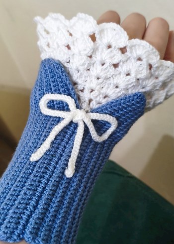 Mavi Örgü Kadın Eldiveni Fiyonk Detaylı - Görsel 2