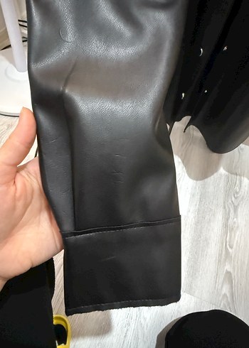 Düğmeli Siyah Deri Kadın Ceket - Görsel 4