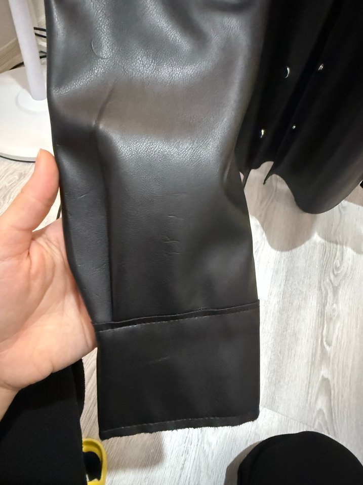 Düğmeli Siyah Deri Kadın Ceket - Görsel 4