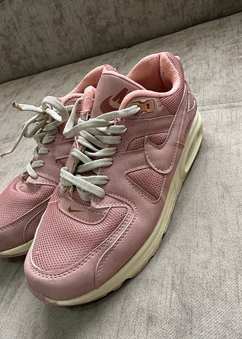 38 Beden Nike Pembe Bağcıklı Kadın Spor Ayakkabı