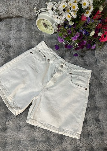Beyaz Kadın Mini Denim Şort - Görsel 2