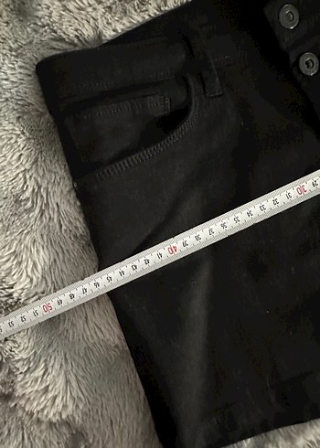 Düğmeli Siyah Mini Kadın Kot Şort - Görsel 5