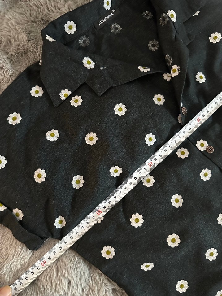 Siyah, düğmeli, kısa kollu, bol kesim gömlek - Görsel 4