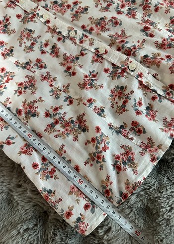 Çiçek Desenli Beyaz Kadın Gömlek - Görsel 5