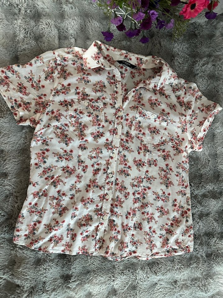 Çiçek Desenli Beyaz Kadın Gömlek - Görsel 2