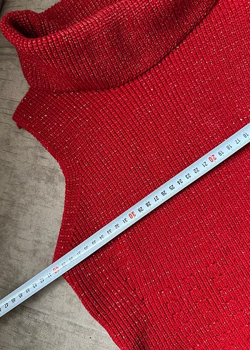 Kırmızı Parlak Balıkçı Yaka Kolsuz Triko - Görsel 5