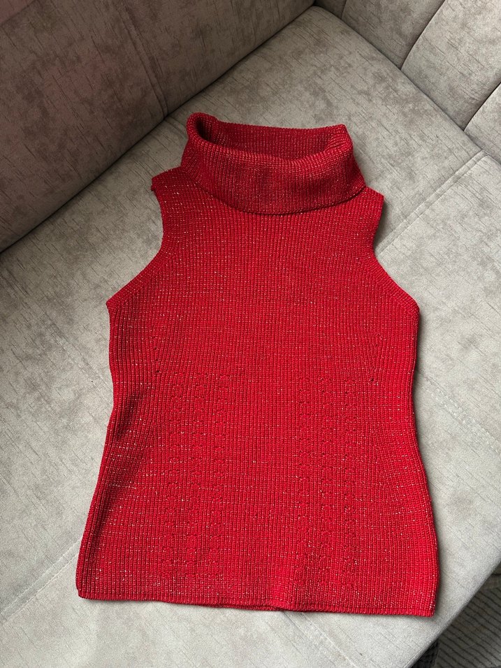 Kırmızı Parlak Balıkçı Yaka Kolsuz Triko - Görsel 2