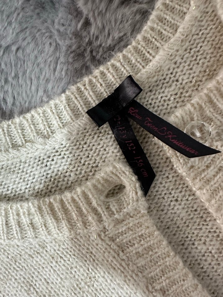 Düğmeli  Hırka - Görsel 3