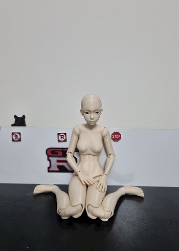 Bir çok şeyi kafasında kurup duran kadın abla - Görsel 2