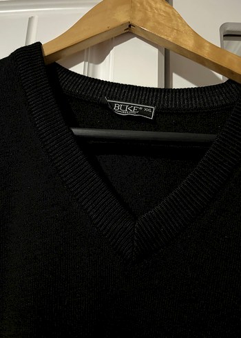 Siyah V Yaka Kadın Süveter - Görsel 2