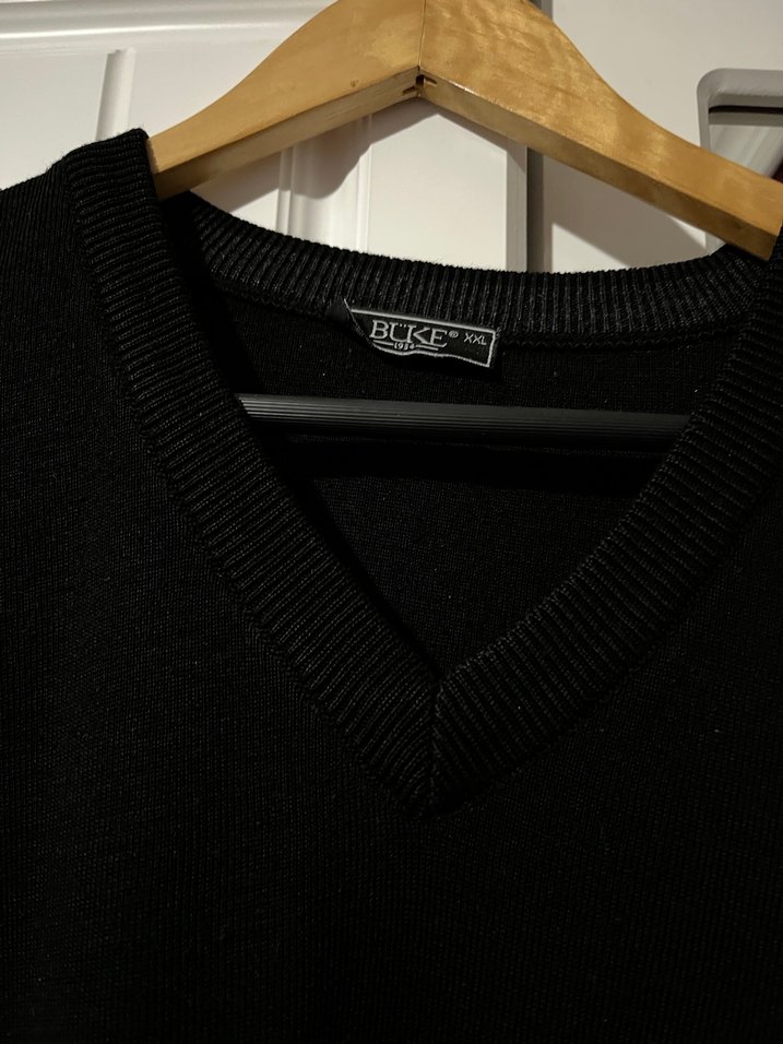 Siyah V Yaka Kadın Süveter - Görsel 2