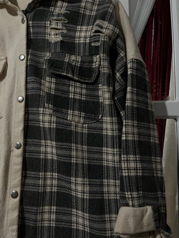 Düğmeli Bej Siyah Ekose Kadın Gömlek - Görsel 2