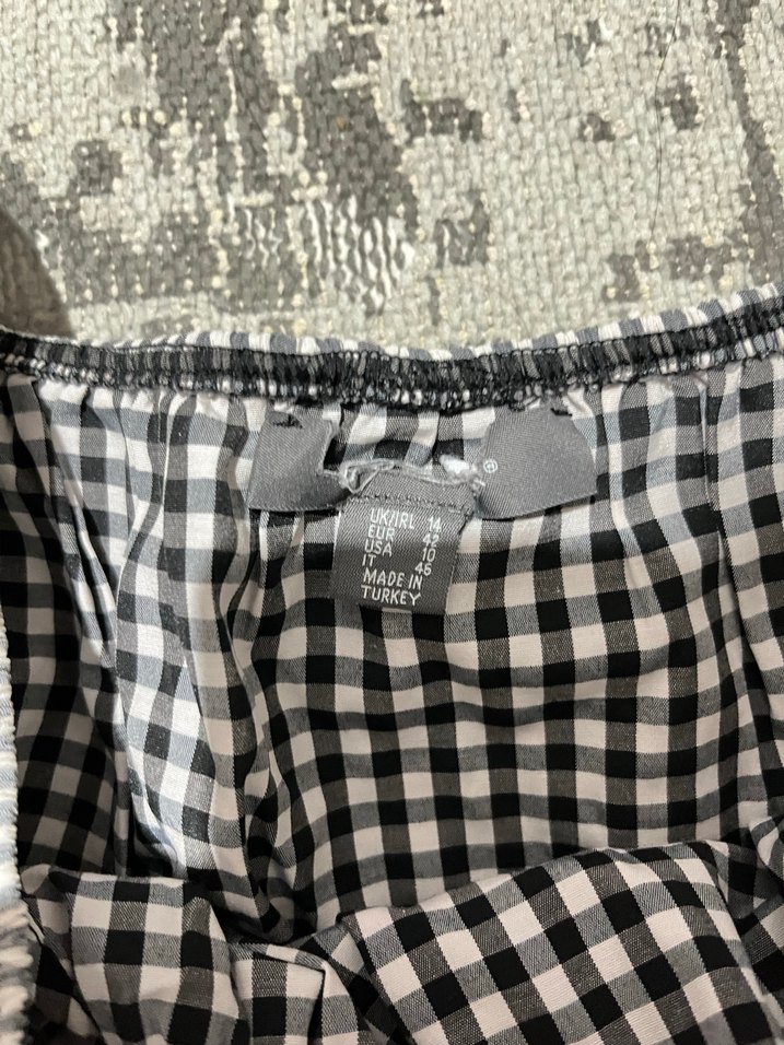 Nakışlı Fırfırlı omzu açık Bluz - Görsel 3