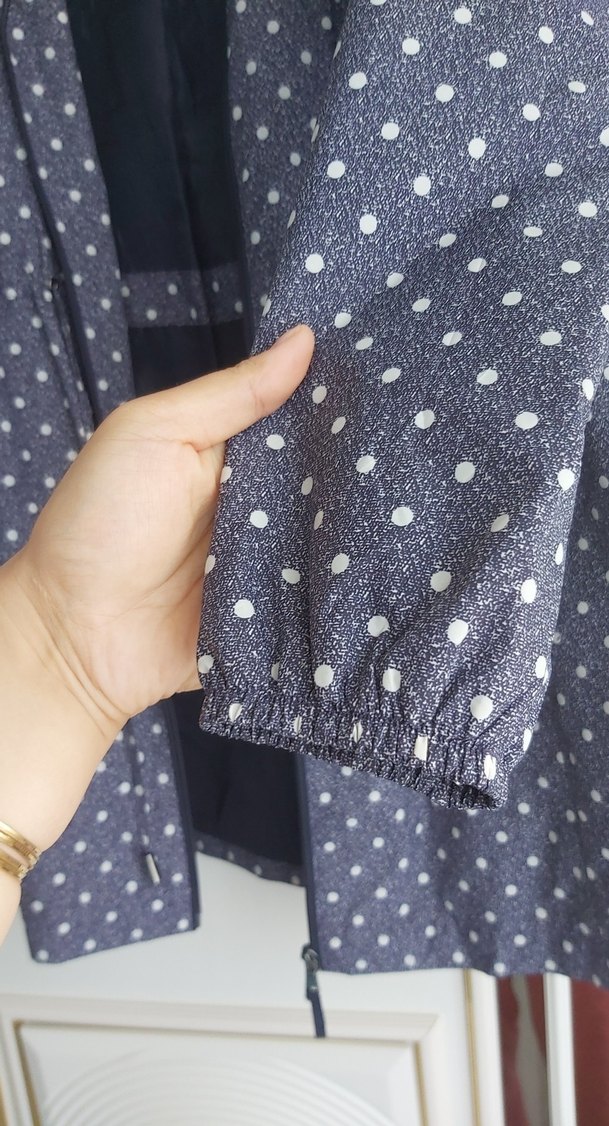 Noktalı Desenli Midi Kadın Yağmurluk 2-3 kere giyilmiştir - Görsel 4