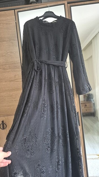 Siyah uzun elbise az severek giyildi - Görsel 5