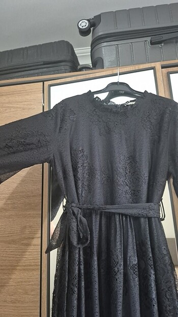 Siyah uzun elbise az severek giyildi - Görsel 6