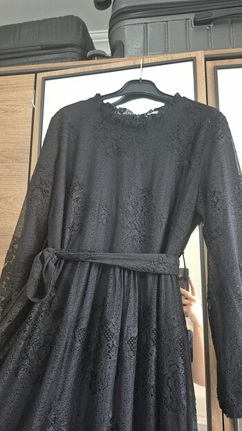 Siyah uzun elbise az severek giyildi - Görsel 7