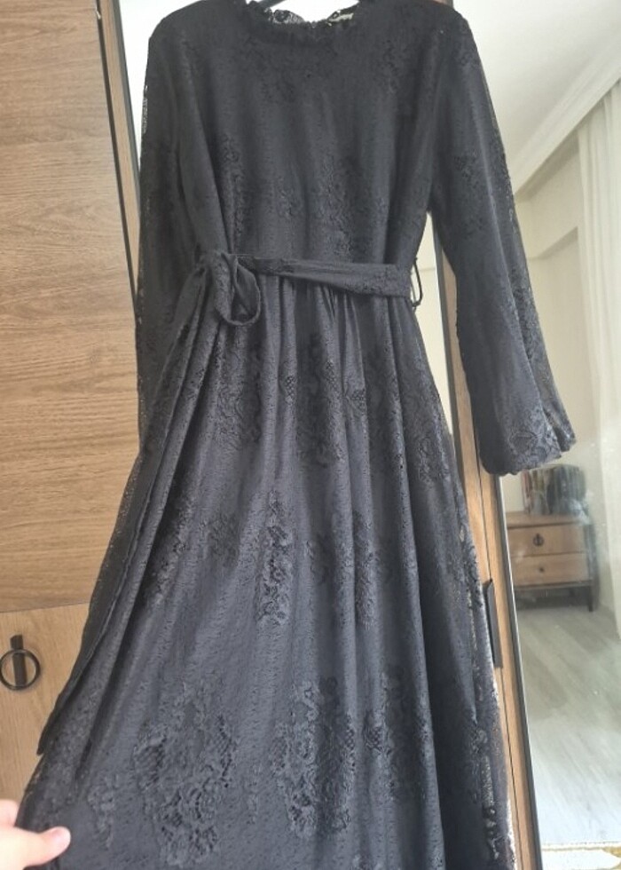 Siyah uzun elbise az severek giyildi - Görsel 5