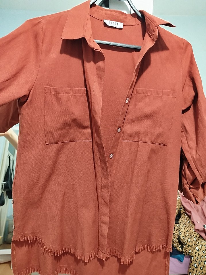 Düğmeli Bol Kesim Keten Gömlek - Görsel 2