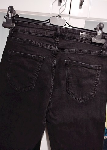 Siyah Yırtıklı Bol Kesim Kadın Kot Pantolon - Görsel 6