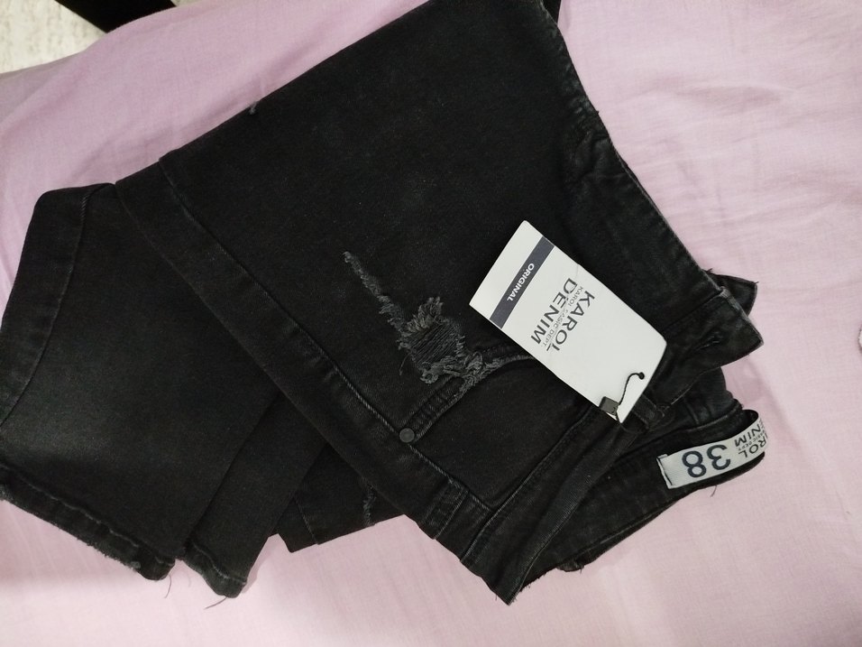 Siyah Yırtıklı Bol Kesim Kadın Kot Pantolon - Görsel 3