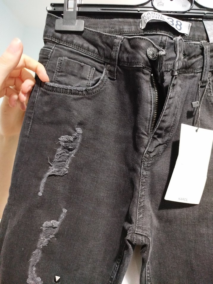 Siyah Yırtıklı Bol Kesim Kadın Kot Pantolon - Görsel 5