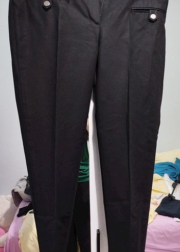 Düğmeli Siyah Kadın Kumaş Pantolon - Görsel 3