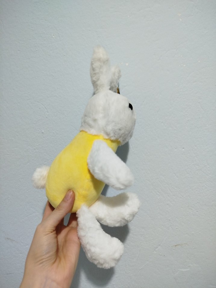Sarı Yelekli Beyaz Peluş Tavşan Oyuncak - Görsel 5