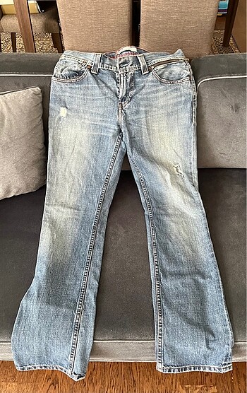 Levis eskitmeli kot