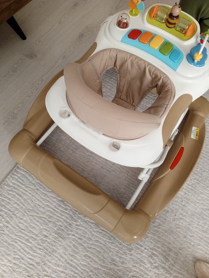 Bej Renkli Bebek Yürüteci - Görsel 2