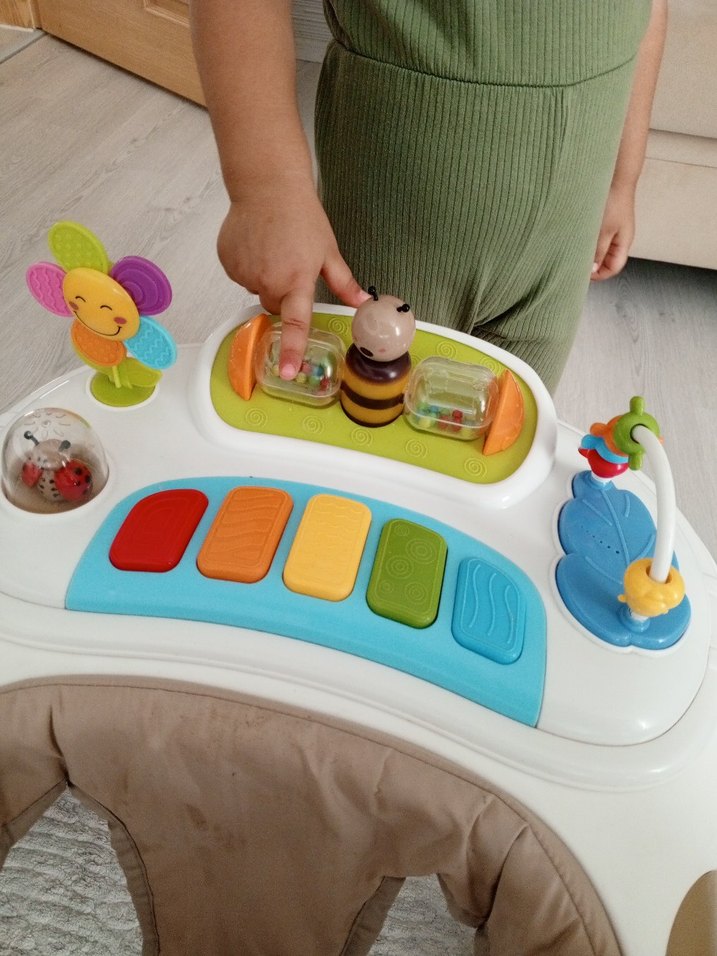 Bej Renkli Bebek Yürüteci - Görsel 3