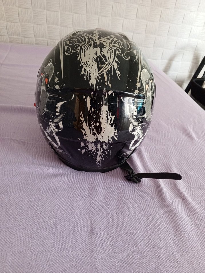 Kilitli Siyah Desenli Motosiklet Kaskı - Görsel 4