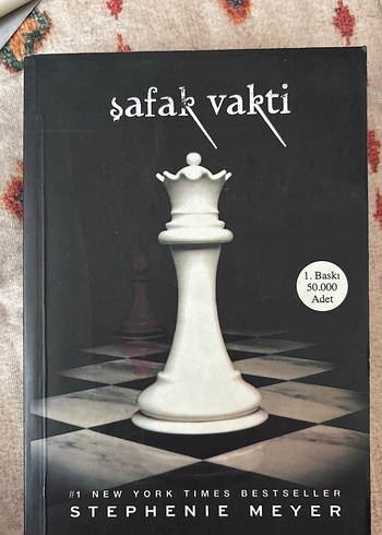 Şafak Vakti Kitap Figürlü Beyaz Satranç Taşı