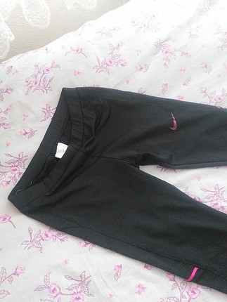 nike tayt
