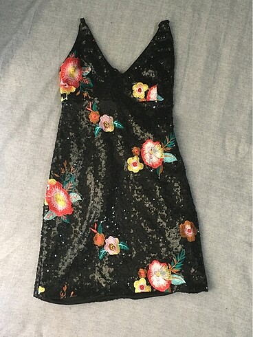 Forever 21 çiçekli pullu elbise
